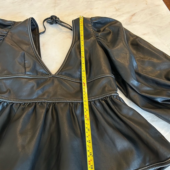 STAUD

Luna V-Neck Peplum Faux-Leather Top - Picture 8 of 8